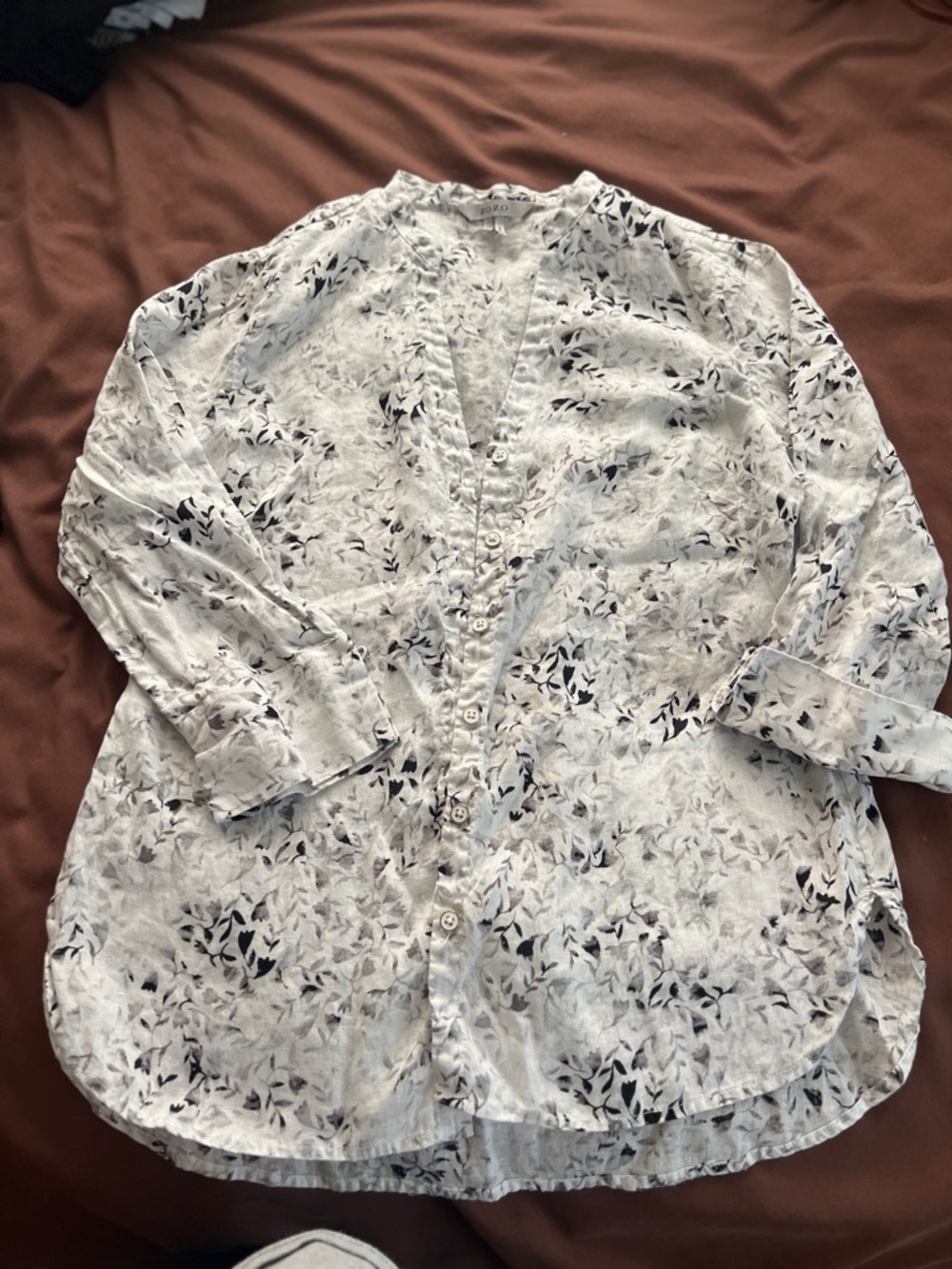 Women's Long-Sleeve Button-Front Floral Blouse - White/Black